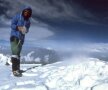 Reinhold Messner, cel mai
mare alpinist al tuturor timpurilor,
a ajuns pe toate cele
14 vîrfuri de peste 8.000 m. Pe
Nanga Parbat a fost în 1970,
cînd și-a pierdut fratele într-o
avalanșă, și solo, în 1978