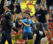 FOTO Prima bătaie din istoria stadionului! » Cum i-au păcălit dinamoviştii pe jandarmi