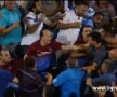 Fanii care l-au fluierat sînt luați la bătaie în tribune de alți spectatori