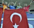FOTO Cîtă frunză, cîtă iarbă! » Spectatorii au creat o atmosferă senzaţională la partida cu Turcia