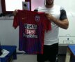 GALERIE FOTO Lucian Goian, un fotbalist cu suflet mare » Fostul dinamovist organizează licitaţii caritabile cu tricouri ale fotbaliştilor