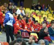 România U17 şi selecţionerul Gîlcă au încurajat seniorii