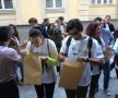 UPDATE Jocul s-a încheiat în faţa sediului DNA » Cititorii au descoperit care e suma dată dispărută din organizarea Galei Bute