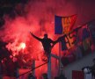 Un răcnet “tricolor” în tribunele
stadionului Karaiskakis