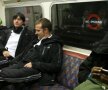 Germania Underground! » Nemţii au ”driblat” traficul din Londra luînd metroul