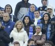 FOTO Iubire? Trădare? Alb-albastru » Primul derby în Bănie între cele două Craiove: peste 18.000 de spectatori cu trăiri intense
