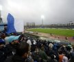 FOTO Iubire? Trădare? Alb-albastru » Primul derby în Bănie între cele două Craiove: peste 18.000 de spectatori cu trăiri intense