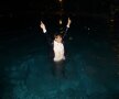 Magnus Carlsen s-a aruncat în piscină în seara în care a cîștigat CM, foto: facebook