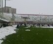 Cristescu şi galeria au deszăpezit stadionul înainte de meciul cu Berceni: "Am pus şi eu mîna pe lopată, nu mi-e ruşine"