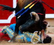 CORIDĂ, Festivalul San Fermin din Pamplona / Matadorul Ivan Fandino, rănit grav de un taur