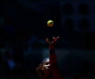 TENIS, MADRID / Serena Williams serveşte în meciul cu Maria Şarapova