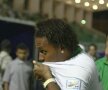 FOTO Eric îi are la picioare pe fanii lui Al Ahli, deşi n-a debutat! A sărutat emblema şi i-a salutat precum Ronaldinho
