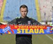 FOTO Martin Bogatinov a semnat cu Steaua! » Prima reacţie de la venirea în Ghencea