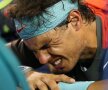 Rafael Nadal în timp ce primea îngrijiri medicale
