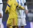 FOTO Reacţie debusolată » Imagini inedite cu Lionel Messi, prins în "războiul" Alexandru Bourceanu vs. Gabi Torje pentru tricou