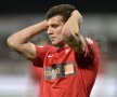 VIDEO "Cîini" de Europa » Dinamo o învinge pe Corona, 1-0, şi urcă pe locul 4