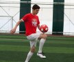 GALERIE FOTO Dorin Rotariu, vedetă în reclame » Mijlocaşul lui Dinamo promovează fotbalul pentru liceeni!