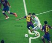 Cele mai bune glume de după El Clasico » Arbitrul: "Cîte penalty-uri vrei?", Xavi: "Hmm, două" :)