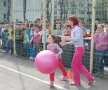 GALERIE FOTO Părinţi provocaţi de copii la mişcare în Vaslui » Peste 200 de concurenţi au răspuns iniţiativei