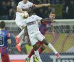 FOTO Fanii cîntă Bolero, jucătorii lui Stoican Marş Funebru » Dinamo - Steaua 1-1 (3-6) şi roş-albaştrii vor juca finala Cupei cu Astra