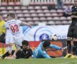 VIDEO+FOTO "Cîinii" continuă fuga spre Europa » Dinamo revine pe locul 4 şi ajută Steaua în lupta pentru titlu, după 2-0 cu Astra