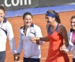 Patru fete de valoare. Irina Begu, Monica Niculescu, Sorana Cîrstea şi Simona Halep (de la stînga la dreapta) surîzătoare după victoria în faţa Serbiei // Foto: Cristi Preda