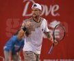 Adrian Ungur l-a învins pe Vasek Pospisil, cap de serie numărul 5, scor 5-7, 6-2, 6-1, în primul tur la BRD Năstase-Ţiriac Trophy. FOTO: Raed Krishan