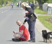 Un popas spontan şi o bătrînică în rol de antrenor