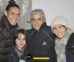 FOTO Destine la indigo? » Edinson Cavani şi ”sosia” au plecat din Salto să cucerească Europa :D