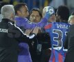 FOTO şi VIDEO Scandal imens după fluierul final! » Jucătorii Petrolului şi s-a declanşat o bătaie generală!