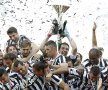 VIDEO+FOTO Petrecere la Torino » Juventus a sărbătorit cîştigarea celui de-al 30-lea titlu!