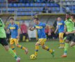 VIDEO Cu multe rezerve pe gazon, Petrolul se impune categoric în faţa Coronei, scor 3-0