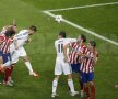 Ramos pune perfect capul la un corner și Courtois e bătut // Foto: Reuters