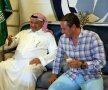 VIDEO şi FOTO Primul contact al lui Laurenţiu Reghecampf cu Al Hilal! Fanii l-au alergat în aeroport, apoi a făcut turul clubului :)