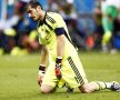 Iker Casillas în genunchi în meciul cu Olanda, foto: reuters