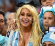 Norocoșii. Ce poate fi mai plăcut? Un meci pe viu al Argentinei alături de o blondă zîmbitoare și "dotată"