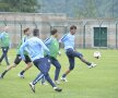 FOTO Costel Gâlcă, la prima victorie ;) Execuţii acrobatice şi goluri spectaculoase în amicalul între membrii staff-ului stelist
