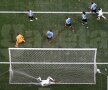 VIDEO şi FOTO Uruguay - Anglia 2-1 » Luis Suarez păstrează speranţele sud-americanilor! Englezii sînt aproape eliminaţi