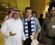 GALERIE FOTO A ajuns în Arabia Saudită » Mihai Pintilii, asaltat de turbane pe aeroportul din Riad