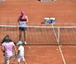 GALERIE FOTO Peste 200 de copii au jucat timp de o oră tenis cu Simona Halep la Kids Day!