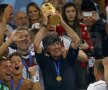 Bucurie fără margini pe Maracana. Low și băieții lui inepuizabili au cîștigat al patrulea Mondial, egalînd Italia