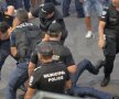UPDATE FOTO Incidente la intrarea pe stadionul "Vasil Levski" » Fanii Stelei s-au bătut cu forţele de ordine