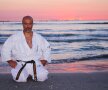 Francisco Filho a predat lecţii de kyokushin pe plajă, la Mamaia  // Foto: Telegraf