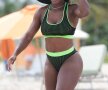 Ce diferenţă! :D Serena Williams a fost fotografiată pe o plajă din Miami, alături de Eva Longoria