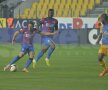 FOTO şi VIDEO Steaua învinge Petrolul cu 3-2, după un meci cu de toate! Roş-albaştrii rămîn lideri în Liga 1