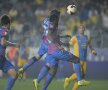 FOTO şi VIDEO Steaua învinge Petrolul cu 3-2, după un meci cu de toate! Roş-albaştrii rămîn lideri în Liga 1