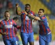 FOTO şi VIDEO Steaua învinge Petrolul cu 3-2, după un meci cu de toate! Roş-albaştrii rămîn lideri în Liga 1