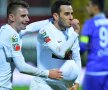 VIDEO+FOTO Prea buni şi în zece » Dinamo s-a distrat în Giuleşti, 3-0 cu Rapid, deşi a jucat aproape tot meciul în inferioritate