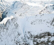 VIDEO şi FOTO Imagini fabuloase » Alpii "au luat foc" sub asediul a sute de alpinişti, într-un proiect fotografic grandios