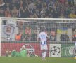 Începutul dramei de la Lvov: Piatov nu reuşea să blocheze şi al doilea penalty al lui Porto. Era 2-1 pentru Şahtior, dar Jackson avea să marcheze şi în prelungiri